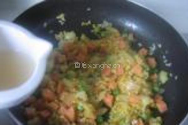 金色方腿青豆炒饭的做法图解7