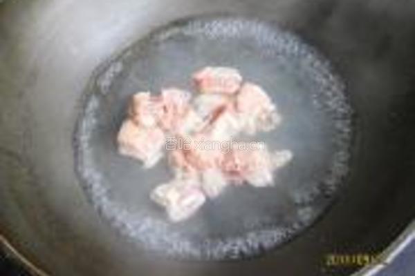 排骨番茄炸酱面的做法图解1