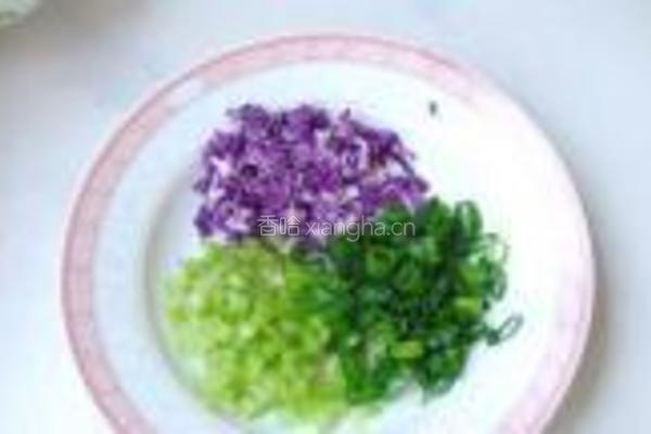 芹菜紫甘兰蛋炒饭的做法图解2