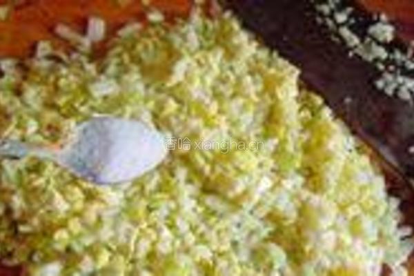 白菜豆腐素水饺的做法图解2