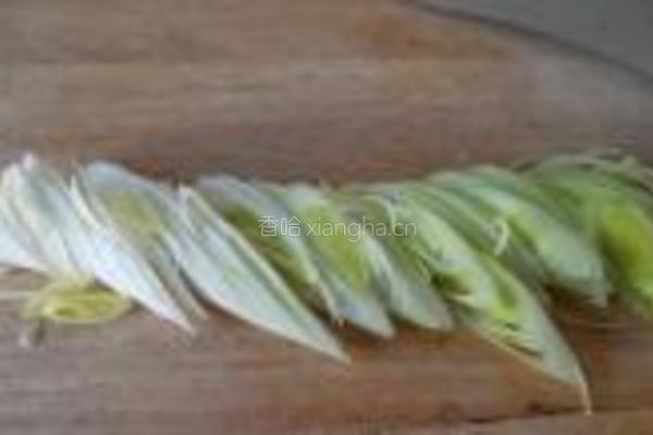 蘑菇大葱煎饼的做法图解3