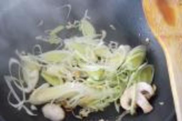 蘑菇大葱煎饼的做法图解7