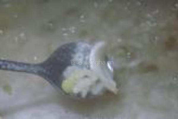 绿豆百合菊花粥的做法图解6