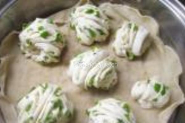 葱香火腿双味花卷的做法图解11