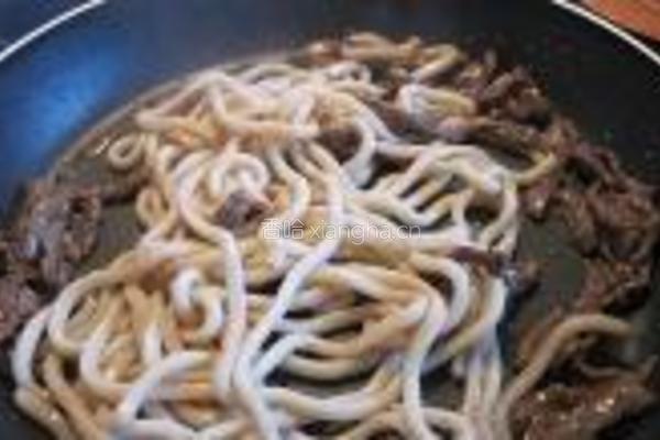 牛肉香菜炒乌冬的做法图解7