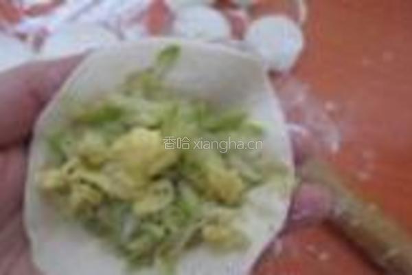 西葫芦鸡蛋虾皮蒸饺的做法图解11