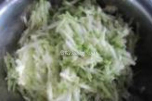西葫芦鸡蛋虾皮蒸饺的做法图解4