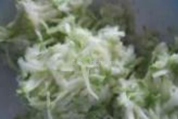 西葫芦鸡蛋虾皮蒸饺的做法图解5