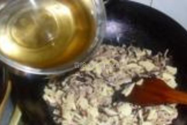 香菇冬笋肉丝炒面的做法图解9