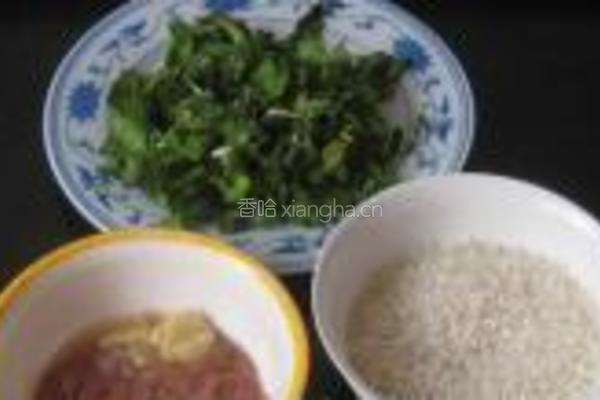 荠菜鸡肝糯米粥的做法图解1