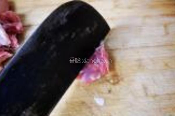 鸡腿腊肠煲仔饭的做法图解1