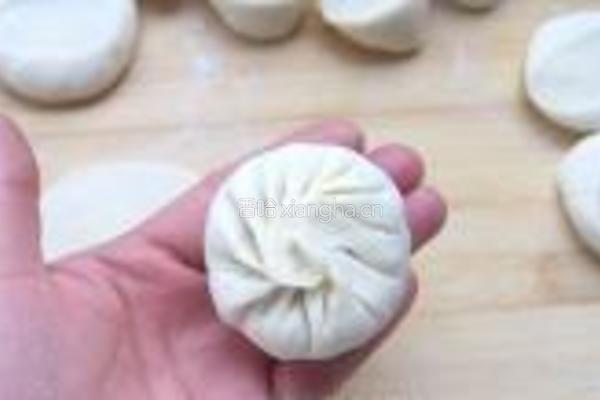 槐花水煎包的做法图解11