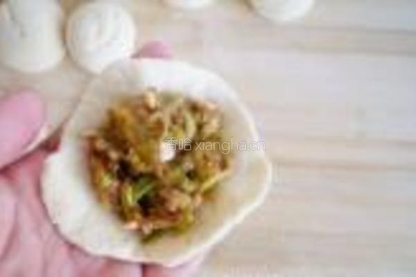 猪肉西葫芦包子的做法图解8