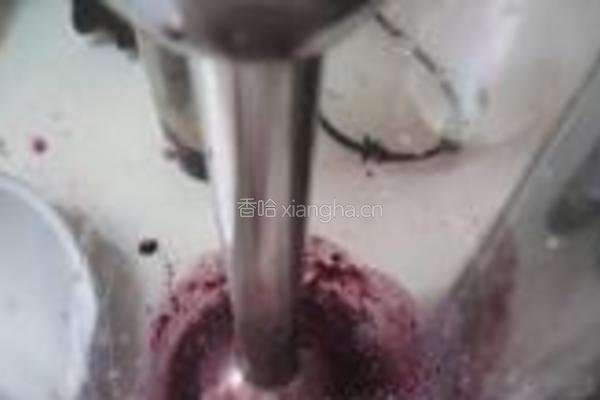 桑葚慕斯蛋糕的做法图解2