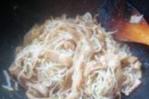 豆芽肉丝焖饼的做法图解15