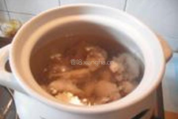 胡萝卜香菇柴鸡粥的做法图解3