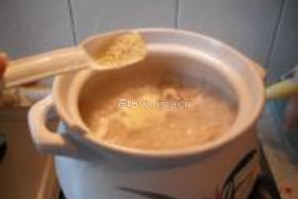 胡萝卜香菇柴鸡粥的做法图解8