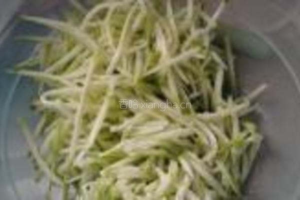 香椿麻汁凉拌面的做法图解3