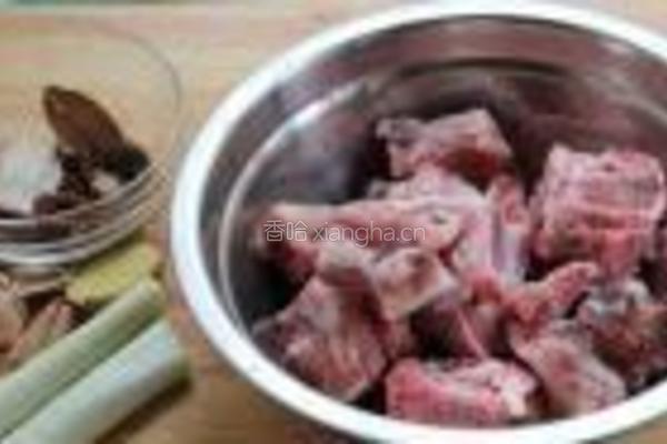 红烧排骨面的做法图解1