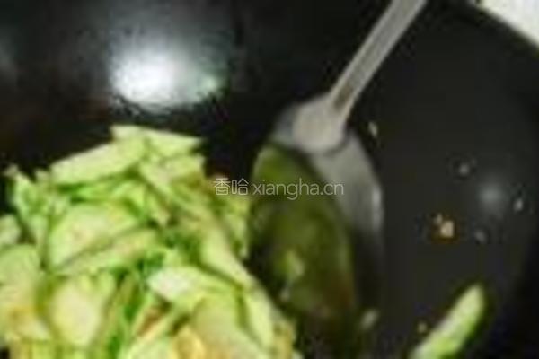 丝瓜虾米煎饼的做法图解2