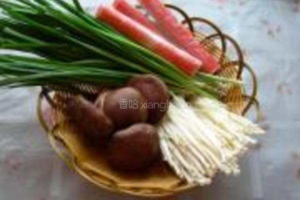 韭菜蘑菇饼的做法图解1