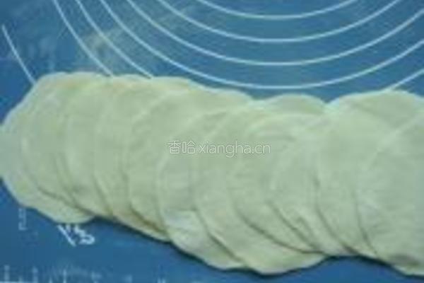 番茄鸡蛋薄荷煎饺的做法图解7