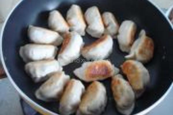 番茄鸡蛋薄荷煎饺的做法图解12