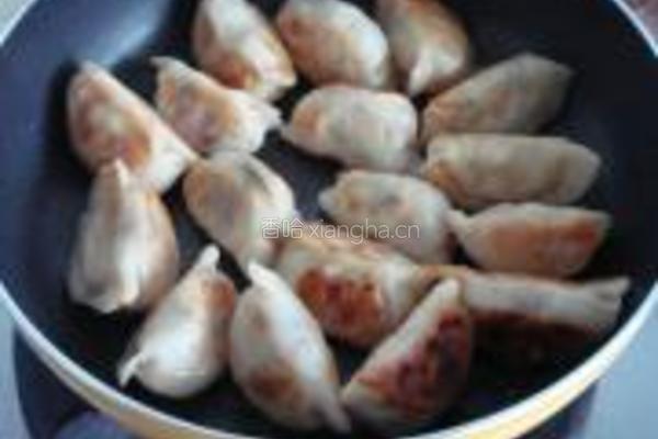 番茄鸡蛋薄荷煎饺的做法图解15