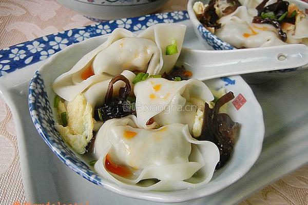 蛋皮荠菜大馄饨