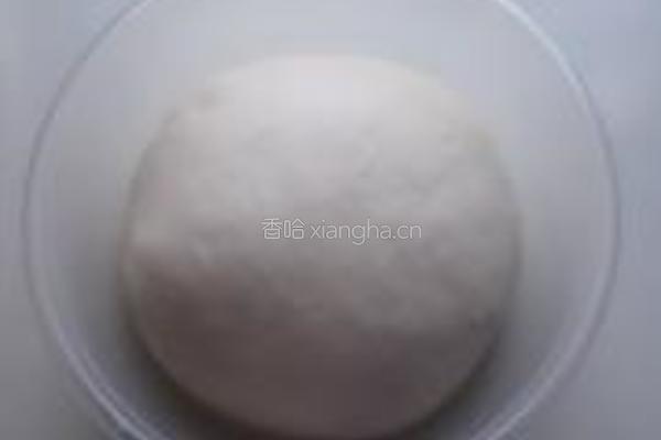 金枪鱼火腿pizz的做法图解1