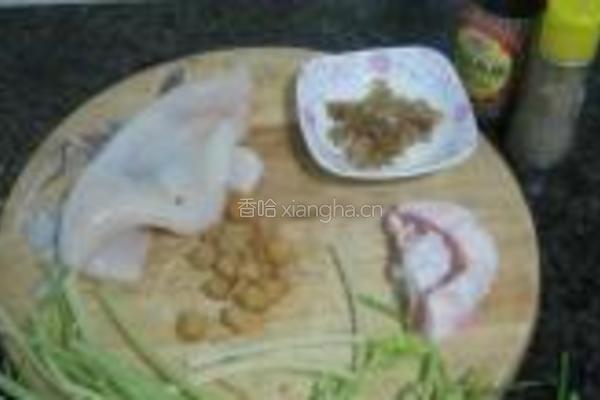 鲜鱿砂锅粥的做法图解1