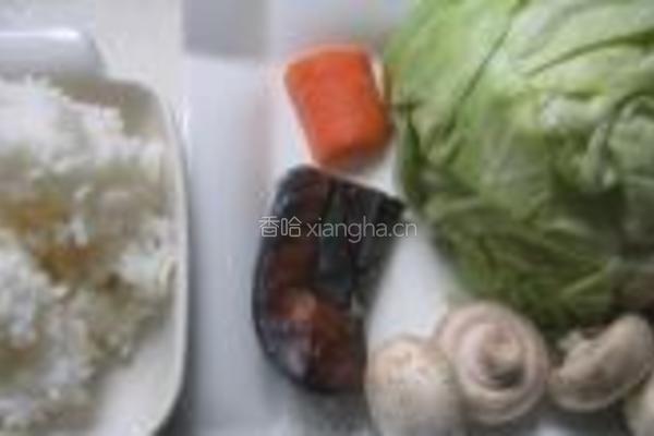 口蘑卷心菜肉炒饭的做法图解1