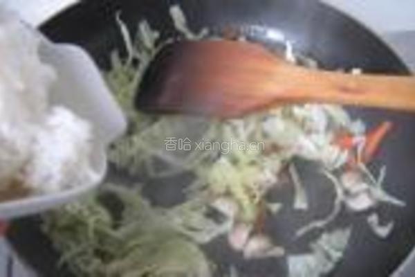 口蘑卷心菜肉炒饭的做法图解5
