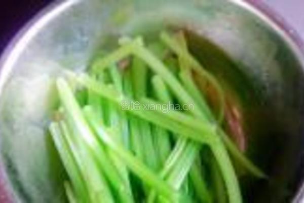 黑芝麻芹菜猪肉包的做法图解1