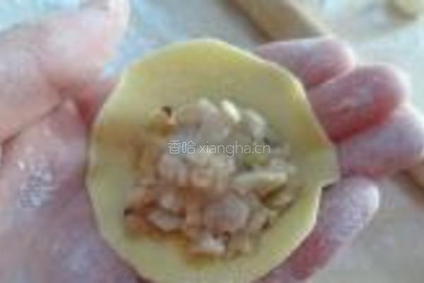 三色双菇鲈鱼饺子的做法图解10