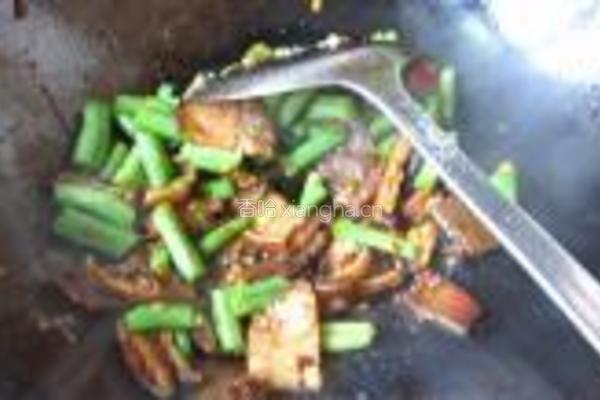 腊肉豆角焖饭的做法图解10