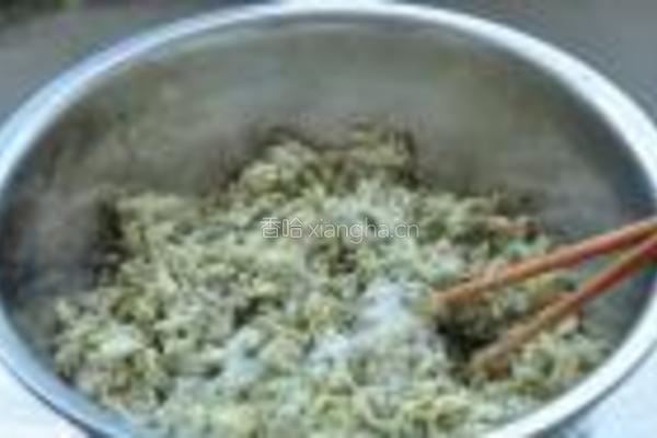 蒸槐花的做法图解9