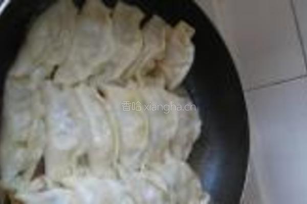 双菇海蛎子锅贴的做法图解17