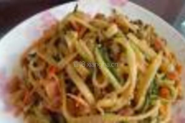 火腿鸡蛋炸酱面的做法图解9