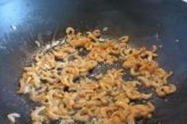 鸡蛋虾米生菜炒饭的做法图解5