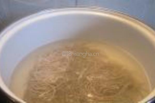 生菜牛肉芥麦面的做法图解3
