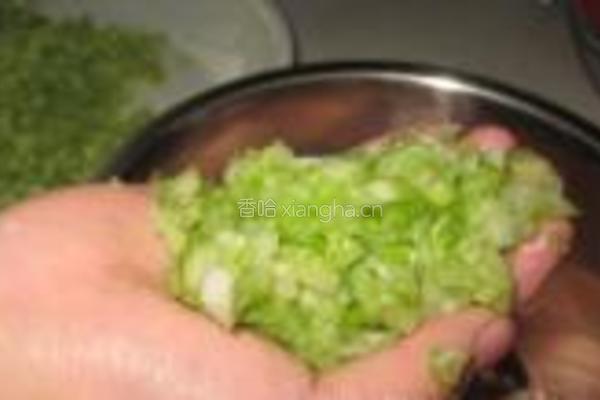 酸辣猪肉芹菜馄饨的做法图解6