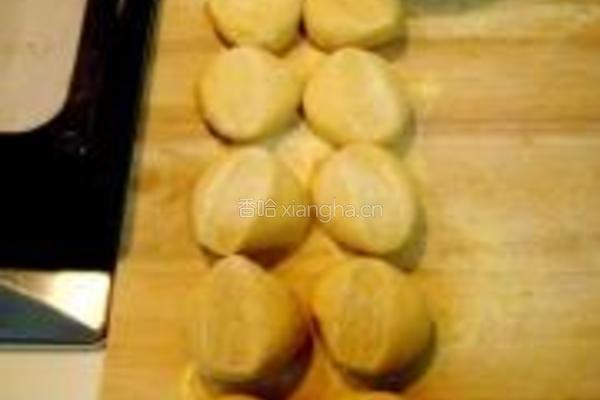 烤玉米面橄榄馅饼的做法图解6