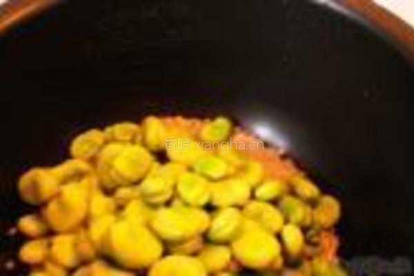 五花肉蚕豆煲饭的做法图解6