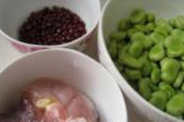 五花肉蚕豆煲饭的做法图解1