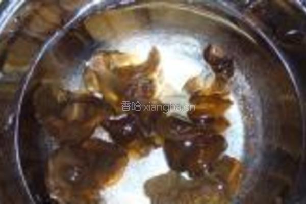 黑木耳红枣燕麦粥的做法图解2