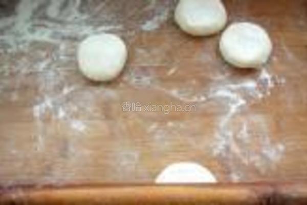 牛肉荠菜三角饼的做法图解3