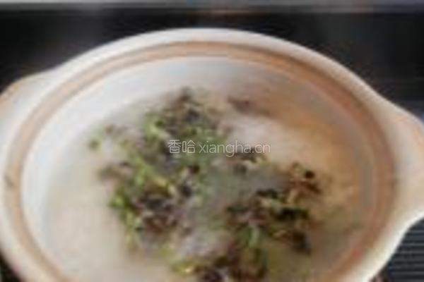 蚕豆花鸡蛋粥的做法图解8