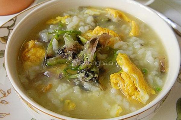 蚕豆花鸡蛋粥