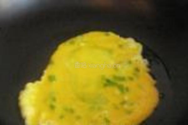 蚕豆花鸡蛋粥的做法图解3